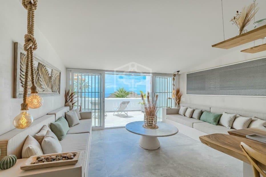 5 Zimmer Villa zu verkaufen in Arona - 1.450.000 € (Ref: 9604474)