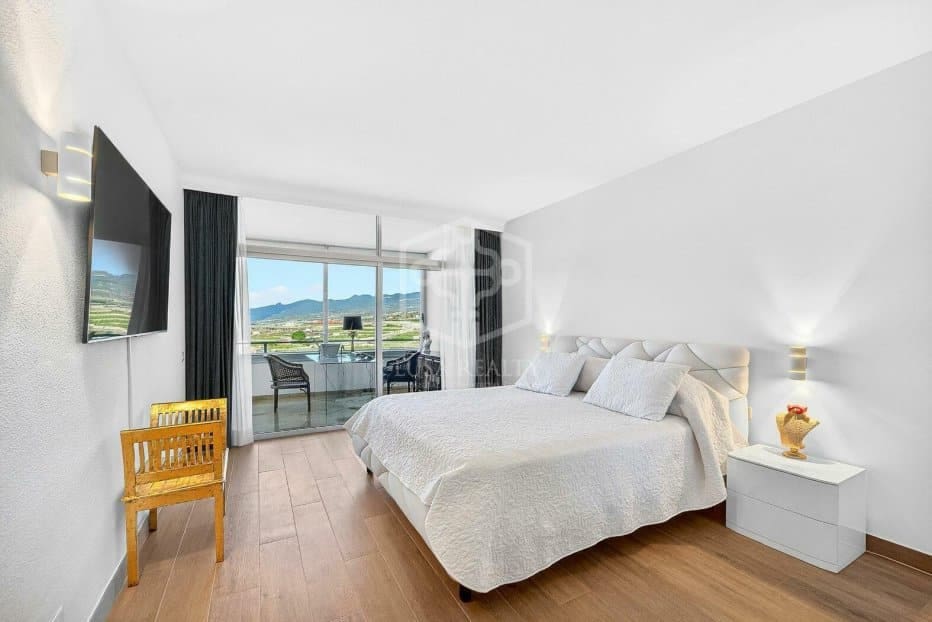 3 makuuhuone Huoneisto myytävänä paikassa Adeje - 1 050 000 € (Ref: 9604475)