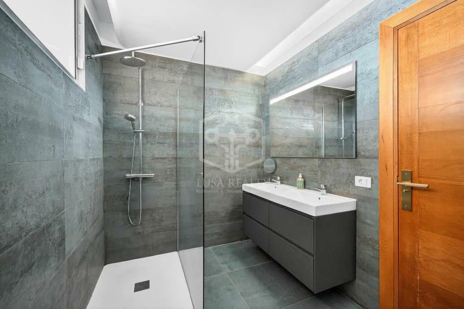 3 makuuhuone Huoneisto myytävänä paikassa Adeje - 1 050 000 € (Ref: 9604475)