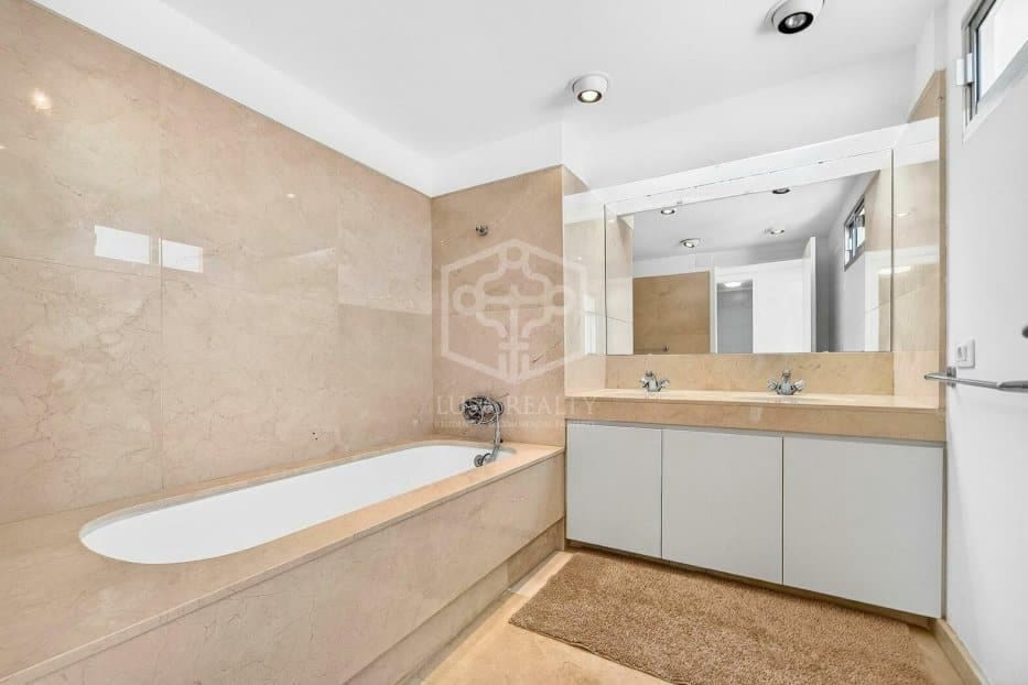 3 makuuhuone Huoneisto myytävänä paikassa Adeje - 1 050 000 € (Ref: 9604475)