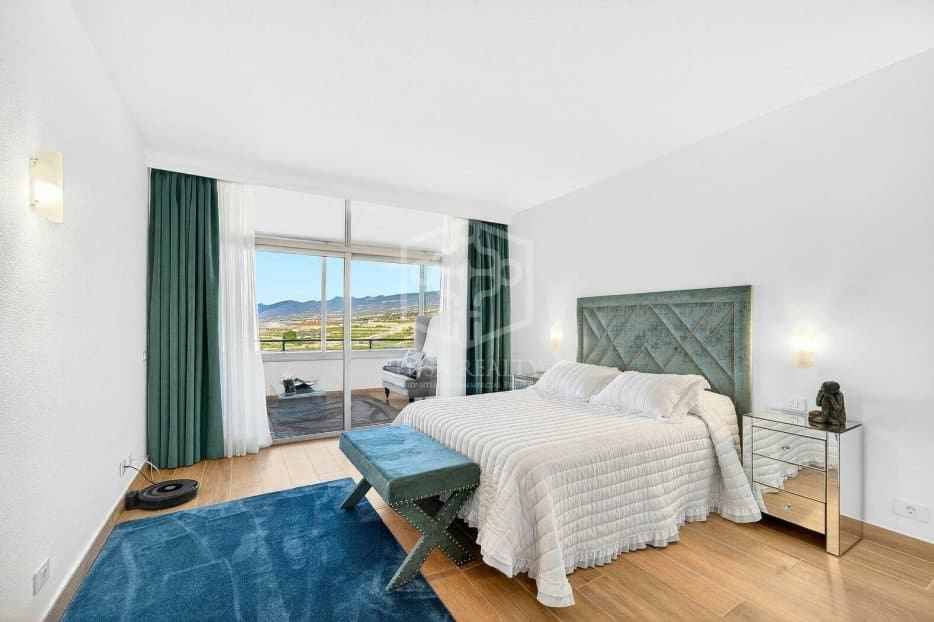 3 makuuhuone Huoneisto myytävänä paikassa Adeje - 1 050 000 € (Ref: 9604475)