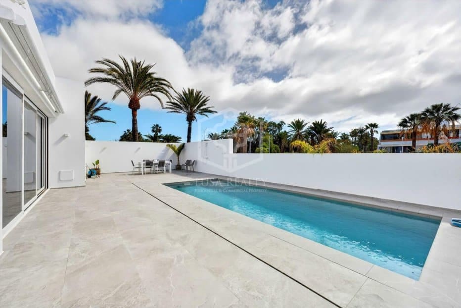 2 soveværelse Villa til salg i Arona - € 995.000 (Ref: 9604476)