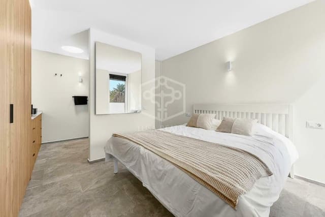 2 soveværelse Villa til salg i Costa del Silencio, Arona - € 995.000 (Ref: 9604476)