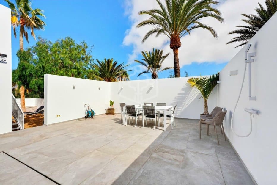 2 soveværelse Villa til salg i Arona - € 995.000 (Ref: 9604476)