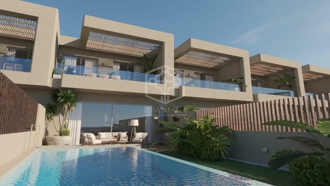 4 slaapkamer Huis te koop in Adeje - € 1.890.000 (Ref: 9625135)