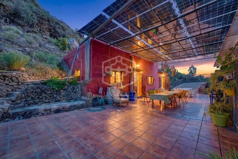 Villa till salu i Guia de Isora med pool garage - 3 280 000 € (Ref: 9646758)