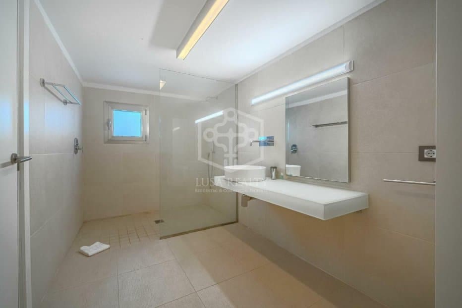 5 chambre Villa/Maison à vendre à Adeje avec piscine - 2 000 000 € (Ref: 9646759)