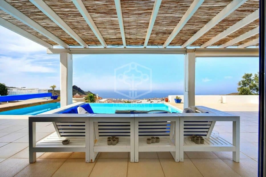 5 chambre Villa/Maison à vendre à Adeje avec piscine - 2 000 000 € (Ref: 9646759)