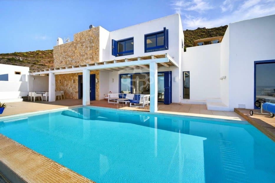 5 chambre Villa/Maison à vendre à Adeje avec piscine - 2 000 000 € (Ref: 9646759)