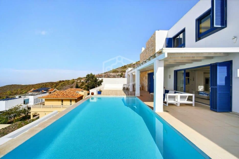 5 chambre Villa/Maison à vendre à Adeje avec piscine - 2 000 000 € (Ref: 9646759)