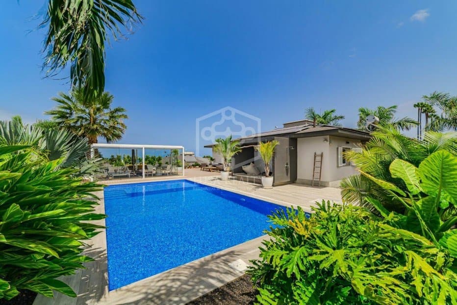 4 soveværelse Villa til salg i La Orotava med swimmingpool garage - € 1.185.000 (Ref: 9646760)