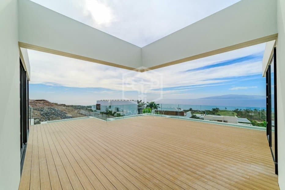 4 makuuhuone Huvila myytävänä paikassa Guia de Isora mukana uima-altaan 
autotalli - 6 900 000 € (Ref: 9673709)