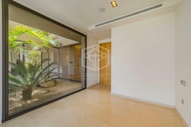 Chalet de 4 habitaciones en Puerto de la Cruz en venta con piscina garaje - 2.400.000 € (Ref: 9673710)