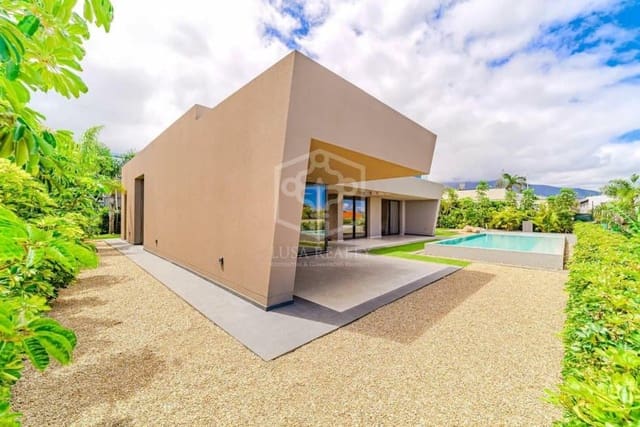 Chalet de 4 habitaciones en Puerto de la Cruz en venta con piscina garaje - 2.400.000 € (Ref: 9673710)