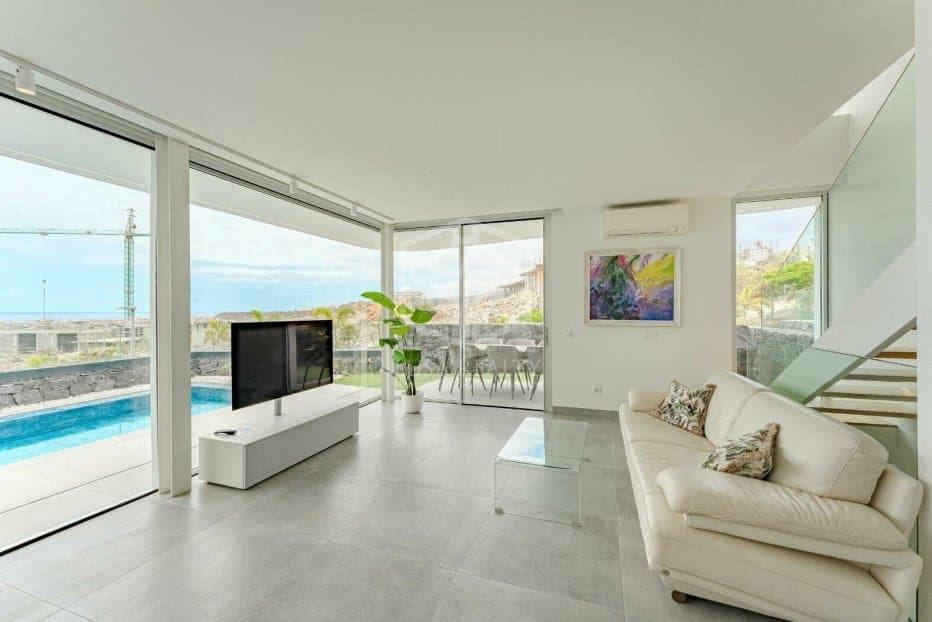 4 sypialnia Willa na sprzedaż w Adeje z basenem garażem - 1 330 000 € (Ref: 9673711)