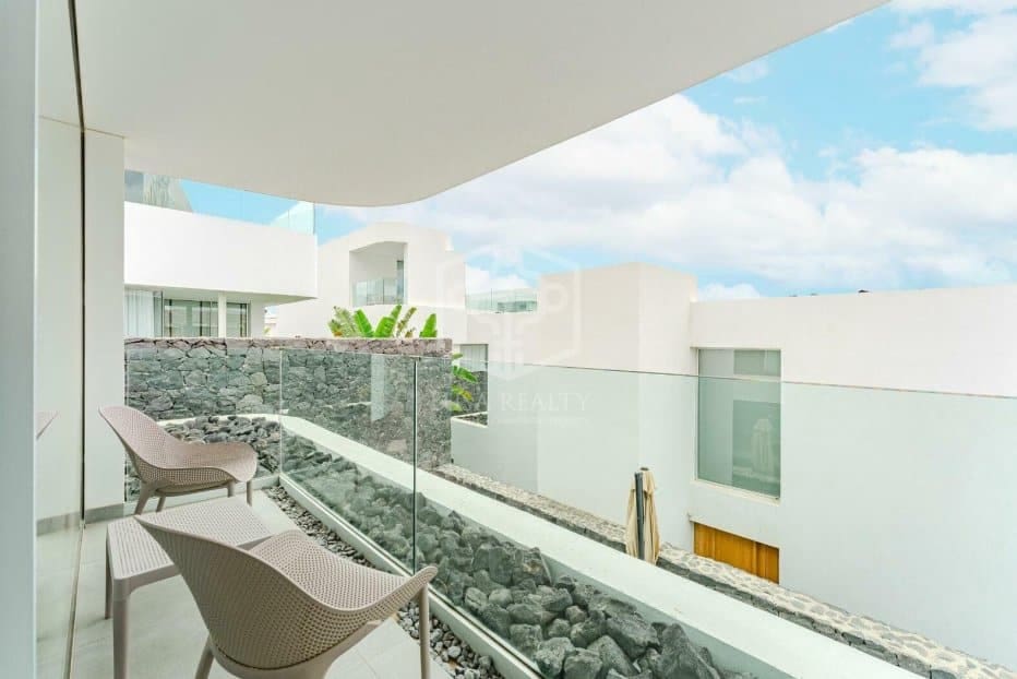 4 sypialnia Willa na sprzedaż w Adeje z basenem garażem - 1 330 000 € (Ref: 9673711)