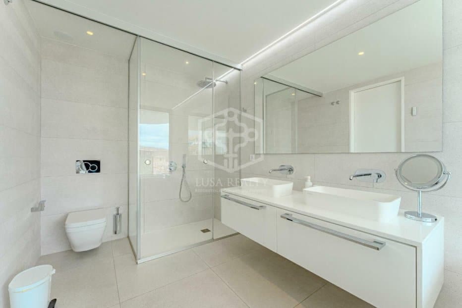 4 sypialnia Willa na sprzedaż w Adeje z basenem garażem - 1 330 000 € (Ref: 9673711)