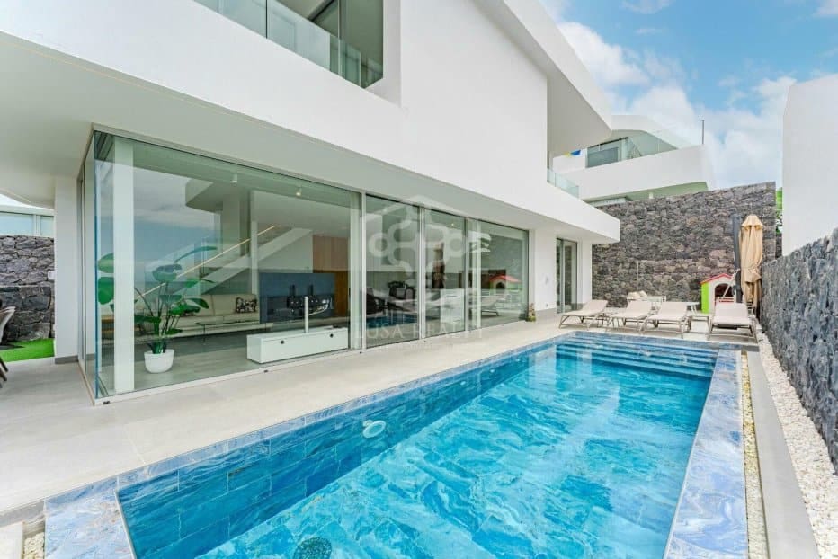 4 sypialnia Willa na sprzedaż w Adeje z basenem garażem - 1 330 000 € (Ref: 9673711)