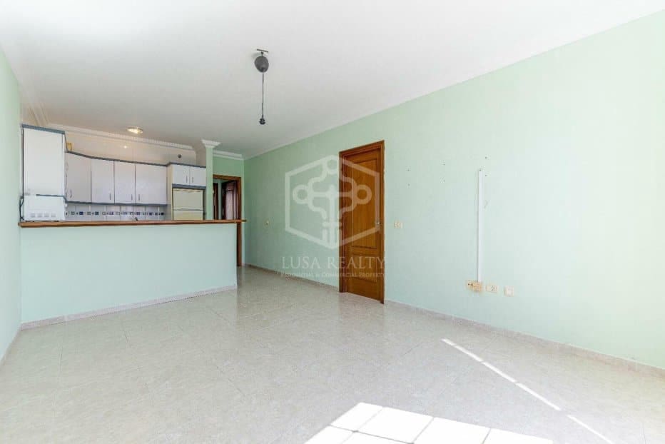 Local Comercial de 14 habitaciones en Arona en venta - 1.230.000 € (Ref: 9673712)