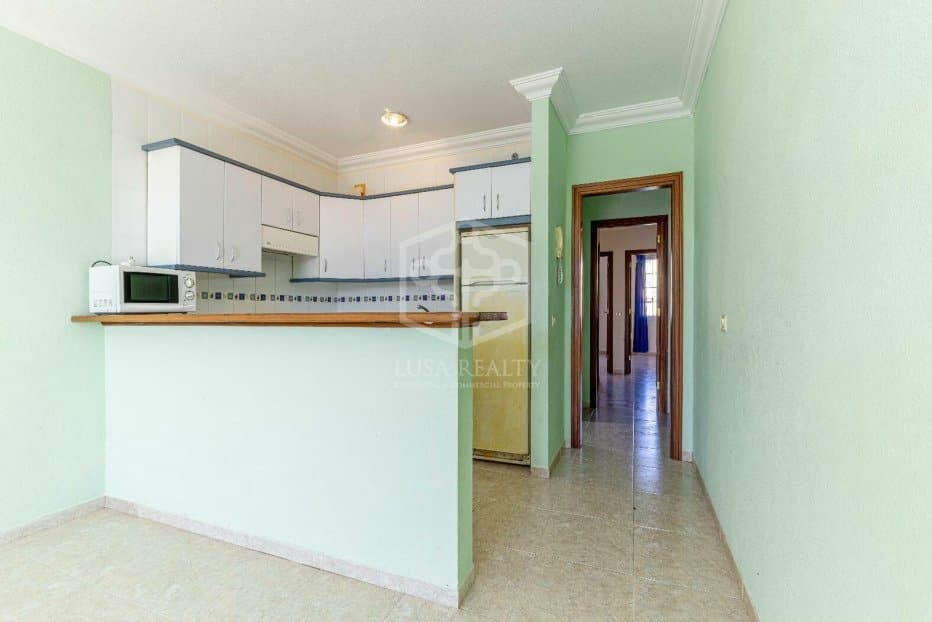 Local Comercial de 14 habitaciones en Arona en venta - 1.230.000 € (Ref: 9673712)