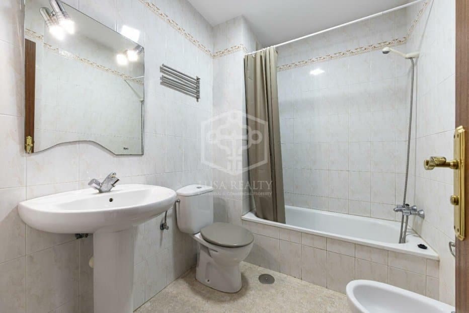 Local Comercial de 14 habitaciones en Arona en venta - 1.230.000 € (Ref: 9673712)