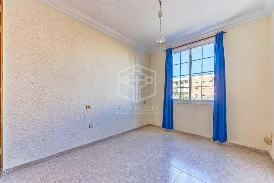 Local Comercial de 14 habitaciones en Arona en venta - 1.230.000 € (Ref: 9673712)