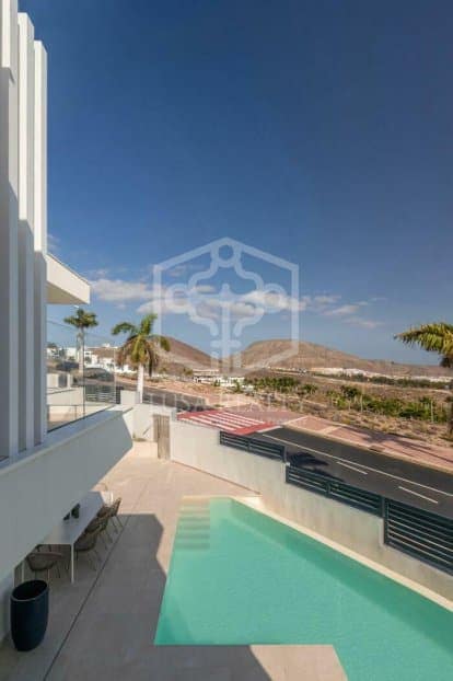 3 slaapkamer Villa te koop in Adeje met zwembad garage - € 1.950.000 (Ref: 9689926)