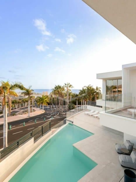 3 slaapkamer Villa te koop in Adeje met zwembad garage - € 1.950.000 (Ref: 9689926)