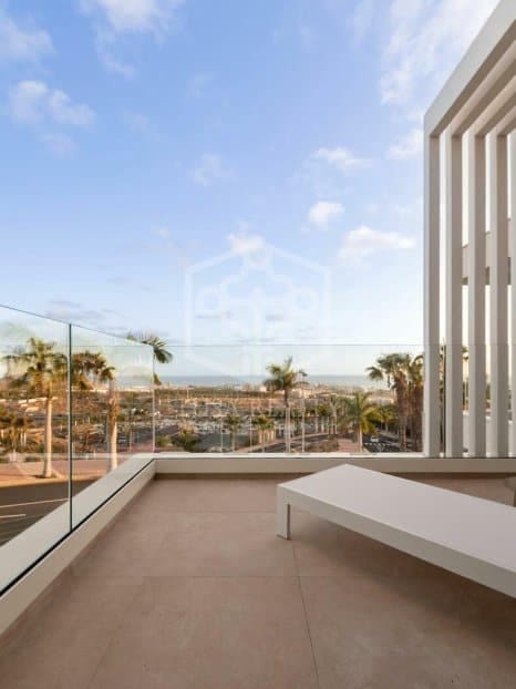 3 slaapkamer Villa te koop in Adeje met zwembad garage - € 1.950.000 (Ref: 9689926)