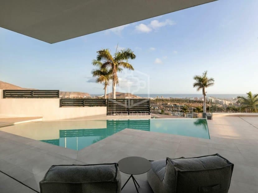 3 slaapkamer Villa te koop in Adeje met zwembad garage - € 1.950.000 (Ref: 9689926)