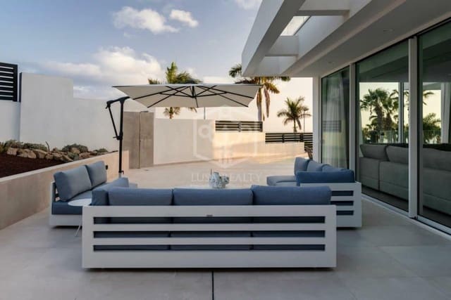 3 slaapkamer Villa te koop in La Caldera, Adeje met zwembad garage - € 1.950.000 (Ref: 9689926)