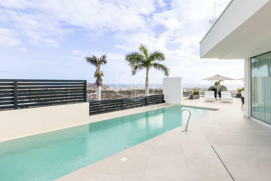 3 soverom Villa til salgs i Adeje med svømmebasseng garasje - € 1 912 000 (Ref: 9689927)