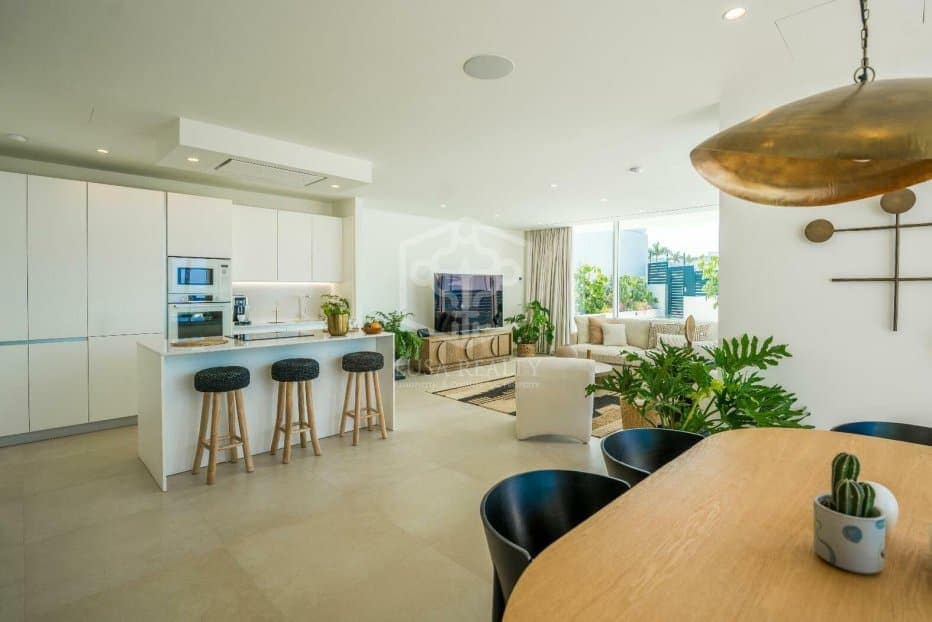 3 soverom Villa til salgs i Adeje med svømmebasseng garasje - € 1 912 000 (Ref: 9689927)