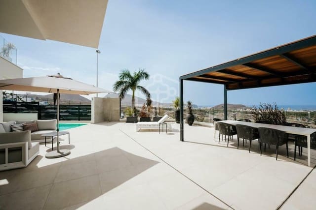 3 soverom Villa til salgs i La Caldera, Adeje med svømmebasseng garasje - € 1 912 000 (Ref: 9689927)