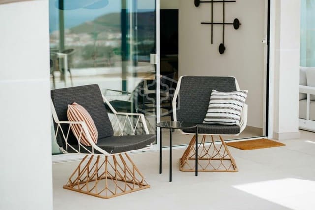 3 soverom Villa til salgs i La Caldera, Adeje med svømmebasseng garasje - € 1 912 000 (Ref: 9689927)