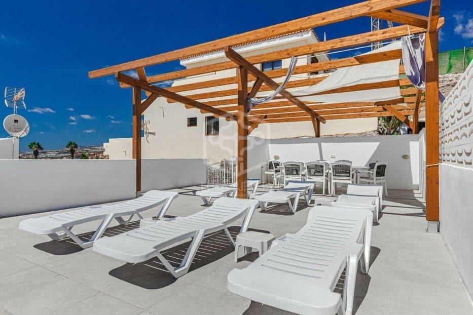 3 soverom Villa til salgs i Adeje med svømmebasseng - € 1 100 000 (Ref: 9714378)