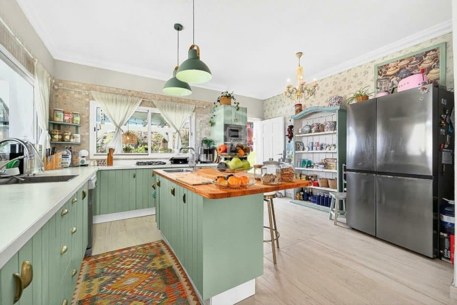 Chalet de 2 habitaciones en Guía de Isora en venta con piscina - 998.000 € (Ref: 9714379)