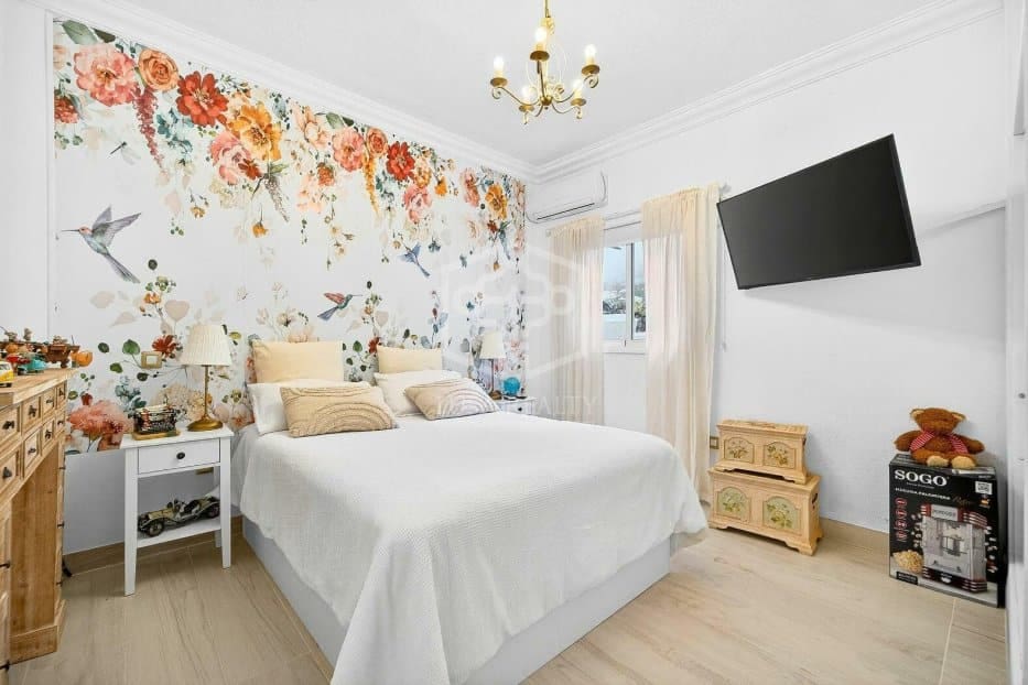 Chalet de 2 habitaciones en Guía de Isora en venta con piscina - 998.000 € (Ref: 9714379)