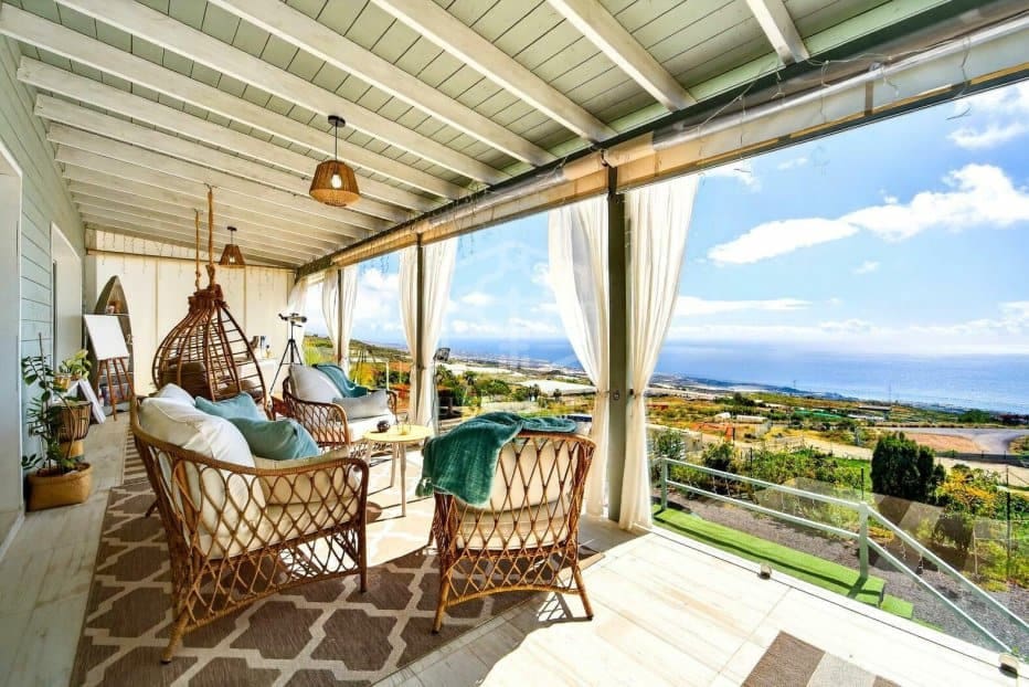 Chalet de 2 habitaciones en Guía de Isora en venta con piscina - 998.000 € (Ref: 9714379)