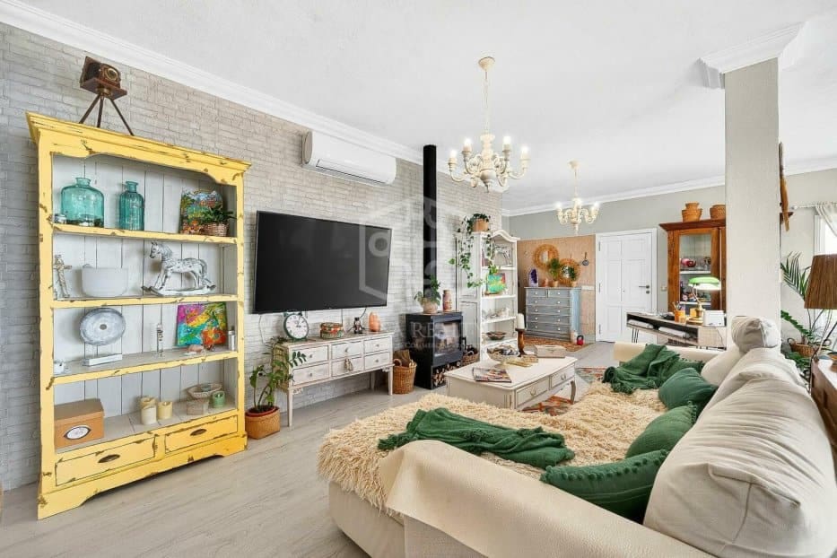 Chalet de 2 habitaciones en Guía de Isora en venta con piscina - 998.000 € (Ref: 9714379)