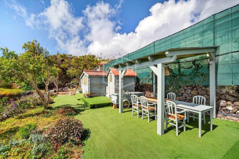 Chalet de 2 habitaciones en Guía de Isora en venta con piscina - 998.000 € (Ref: 9714379)