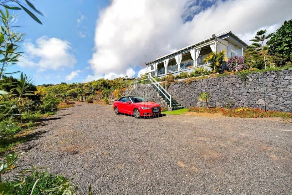 Chalet de 2 habitaciones en Guía de Isora en venta con piscina - 998.000 € (Ref: 9714379)