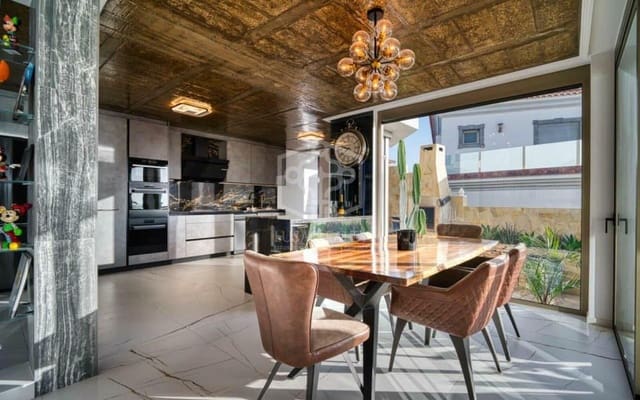 4 sypialnia Willa na sprzedaż w San Eugenio Alto, Adeje z basenem garażem - 5 500 000 € (Ref: 9731555)