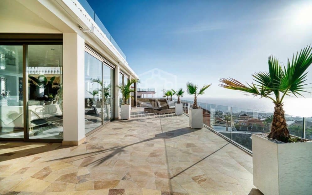 4 sypialnia Willa na sprzedaż w Adeje z basenem garażem - 5 500 000 € (Ref: 9731555)