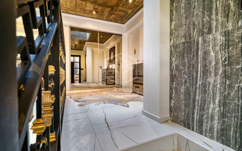 4 sypialnia Willa na sprzedaż w Adeje z basenem garażem - 5 500 000 € (Ref: 9731555)