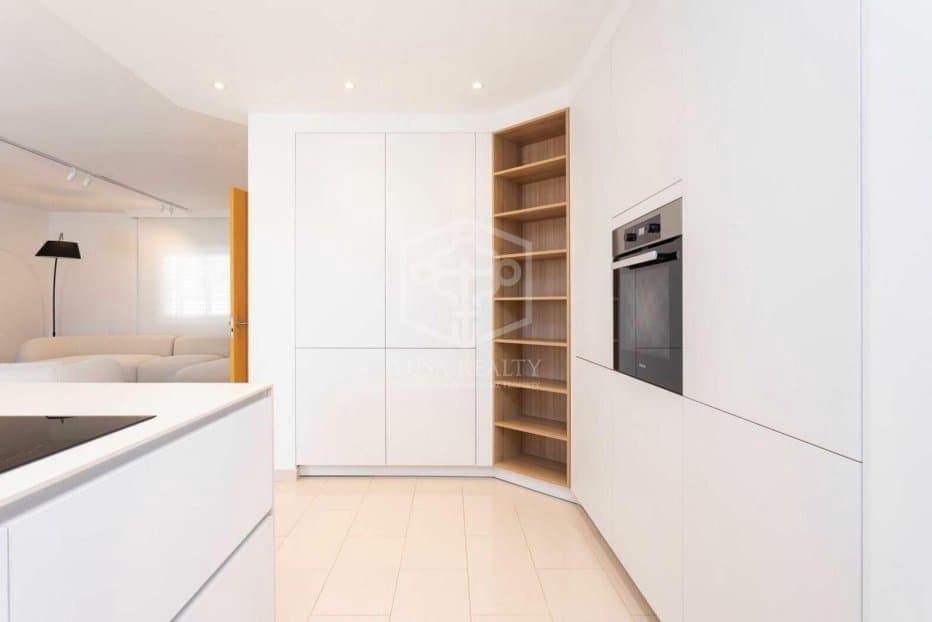 5 slaapkamer Villa te koop in Adeje met zwembad - € 3.300.000 (Ref: 9731556)