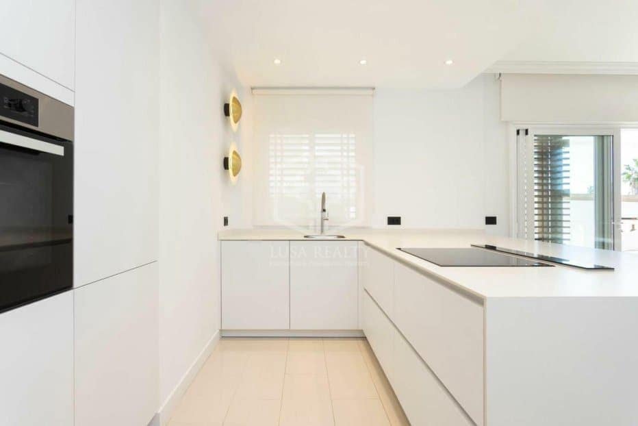 5 slaapkamer Villa te koop in Adeje met zwembad - € 3.300.000 (Ref: 9731556)