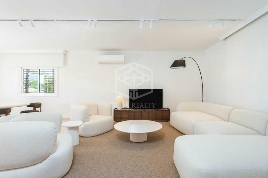 5 slaapkamer Villa te koop in Adeje met zwembad - € 3.300.000 (Ref: 9731556)