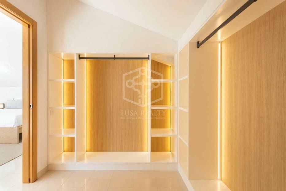 5 slaapkamer Villa te koop in Adeje met zwembad - € 3.300.000 (Ref: 9731556)