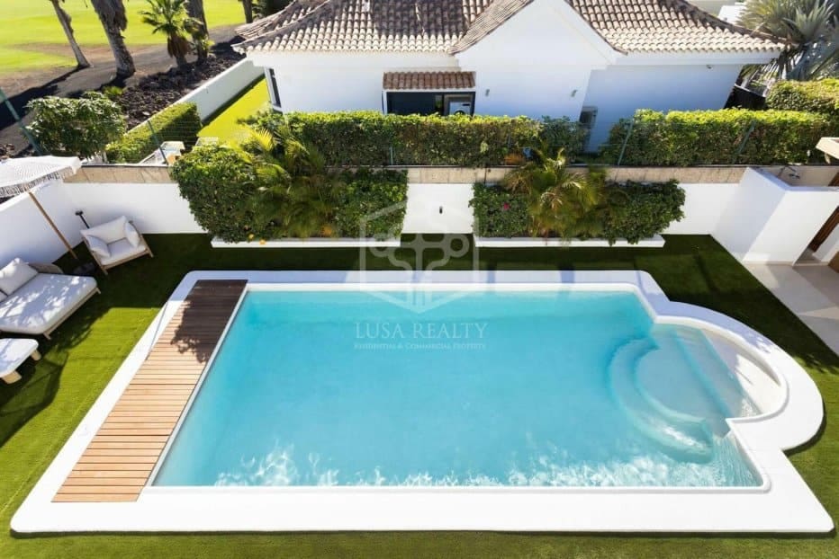 5 slaapkamer Villa te koop in Adeje met zwembad - € 3.300.000 (Ref: 9731556)